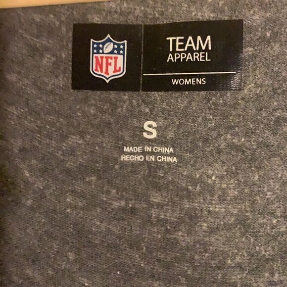 NFL Team Apparel Green Bay Packers Tee Shirt with Bling Sz Small - Picture 3 of 6